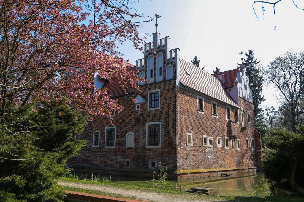 Bed and Breakfast Zamek Na Wodzie W Wojnowicach Wojnowice  Экстерьер фото